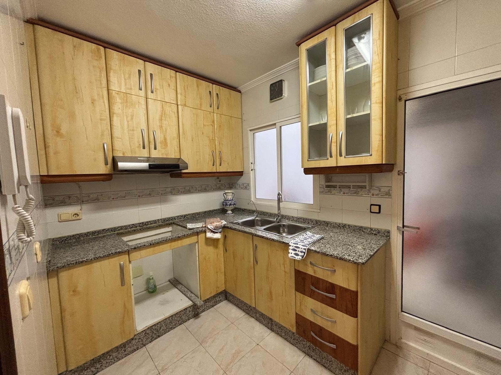 Apartamento en Torrevieja, Alicante, España 3 dormitorios, 95 m2 No. 184311