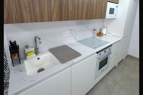 Apartment for sale in Torrevieja, Alicante, Spain 1 bedroom, 75 sq.m. No. 166182 - photo 6