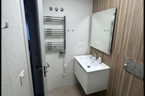 Apartment for sale in Torrevieja, Alicante, Spain 1 bedroom, 75 sq.m. No. 166182 - photo 20