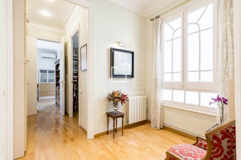 Dzīvoklis pārdošanā Barcelona, Spānijā 4 istabas, 128 m2 Nr. 168941 - attēls 21