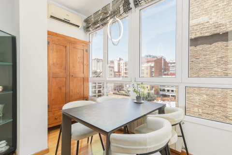 Dzīvoklis Barcelona, Spānijā 4 istabas, 128 m2 Nr. 168941