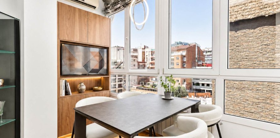 Appartamento a Barcelona, Spagna 4 camere da letto, 128 mq. N° 168941