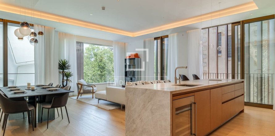 Dzīvoklis Barcelona, Spānijā 2 istabas, 186 m2 Nr. 168943