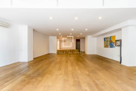 Dzīvoklis Barcelona, Spānijā 1 istaba, 290 m2 Nr. 168940