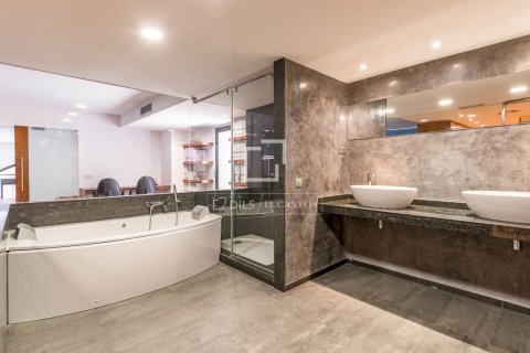 Dzīvoklis pārdošanā Barcelona, Spānijā 1 istaba, 290 m2 Nr. 168940 - attēls 13