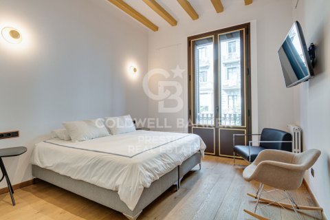 Apartament w Barcelona, Hiszpania 4 sypialnie, 350 mkw. nr 158230 – zdjęcie 23