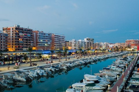 Apartamento en venta en Santa Pola, Alicante, España 3 dormitorios, No. 191818 - foto 3