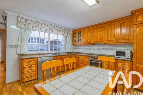 Townhouse for sale in San Vicente del Raspeig, Alicante, Spain 4 bedrooms, 196 sq.m. No. 193562 - photo 9