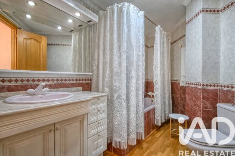 Townhouse for sale in San Vicente del Raspeig, Alicante, Spain 4 bedrooms, 196 sq.m. No. 193562 - photo 28