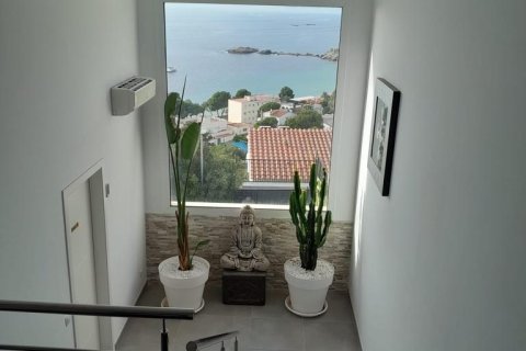 Hus till salu i Roses, Girona, Spanien 3 sovrum, 357 kvm. Nr. 195848 - foto 23