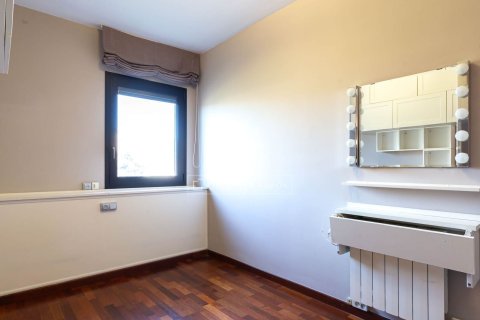 Wohnung zur Miete in Esplugues de Llobregat, Barcelona, Spanien 4 Schlafzimmer, 123 m2 Nr. 150236 - Foto 18