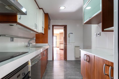 Wohnung zur Miete in Esplugues de Llobregat, Barcelona, Spanien 4 Schlafzimmer, 123 m2 Nr. 150236 - Foto 15
