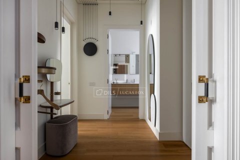 Huoneisto myytävänä Barcelona, Espanja, 3 makuuhuonetta, 170 m2 No. 192813 - kuva 11