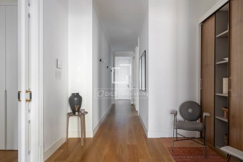 Huoneisto myytävänä Barcelona, Espanja, 3 makuuhuonetta, 170 m2 No. 192813 - kuva 17