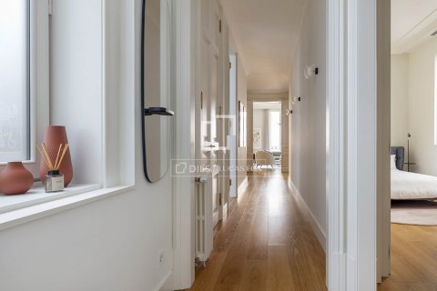 Huoneisto myytävänä Barcelona, Espanja, 3 makuuhuonetta, 170 m2 No. 192813 - kuva 22
