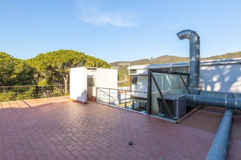 Huvila myytävänä Cabrils, Barcelona, Espanja, 2 makuuhuonetta, 459 m2 No. 192818 - kuva 30