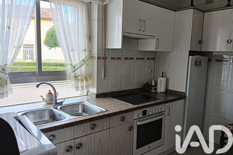 Продажа виллы в Риего де ла Вега, Леон, Испания 4 спальни, 208м2 №185537 - фото 5