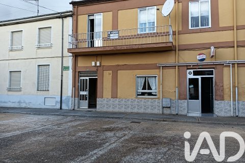 Продажа виллы в Риего де ла Вега, Леон, Испания 4 спальни, 208м2 №185537 - фото 2