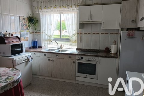 Продажа виллы в Риего де ла Вега, Леон, Испания 4 спальни, 208м2 №185537 - фото 6