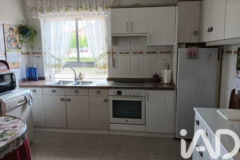 Продажа виллы в Риего де ла Вега, Леон, Испания 4 спальни, 208м2 №185537 - фото 4