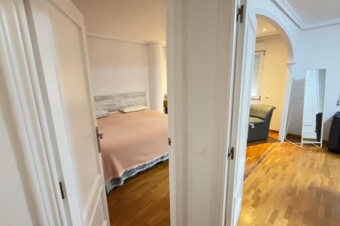 Apartment à louer à Alicante, Espagne, 2 chambres, 240 m2 No. 149396 - photo 9