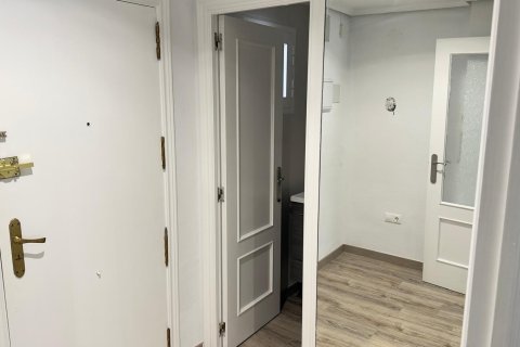 Apartment à louer à Alicante, Espagne, 2 chambres, 240 m2 No. 149396 - photo 28