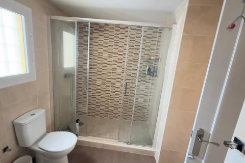 Apartment à louer à Alicante, Espagne, 2 chambres, 240 m2 No. 149396 - photo 12