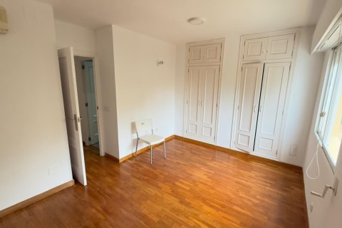 Apartment à louer à Alicante, Espagne, 2 chambres, 240 m2 No. 149396 - photo 17