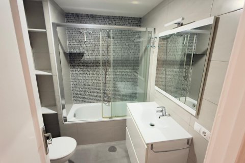 Apartment à louer à Alicante, Espagne, 2 chambres, 240 m2 No. 149396 - photo 27