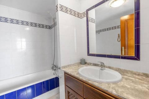 Apartment for sale in Torrevieja, Alicante, Spain 1 bedroom, 66 sq.m. No. 149397 - photo 17