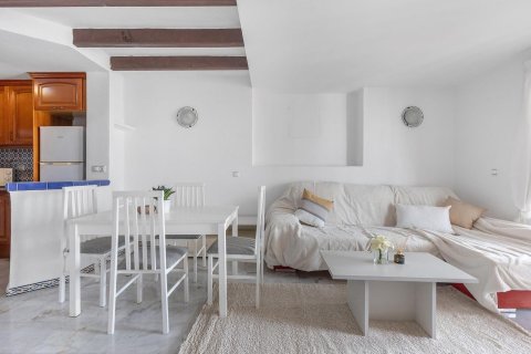 Apartment for sale in Torrevieja, Alicante, Spain 1 bedroom, 66 sq.m. No. 149397 - photo 8