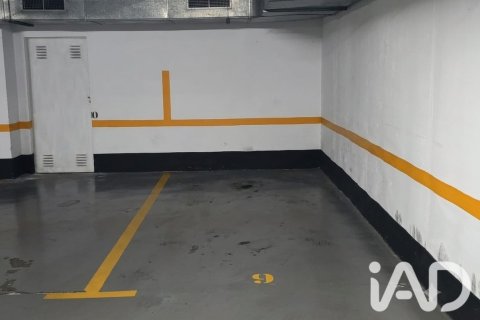 Garage in Madrid, Spain No. 187639