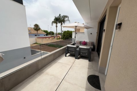 Huoneisto myytävänä San Pedro del Pinatar, Murcia, Espanja, 3 makuuhuonetta, 83 m2 No. 194513 - kuva 10