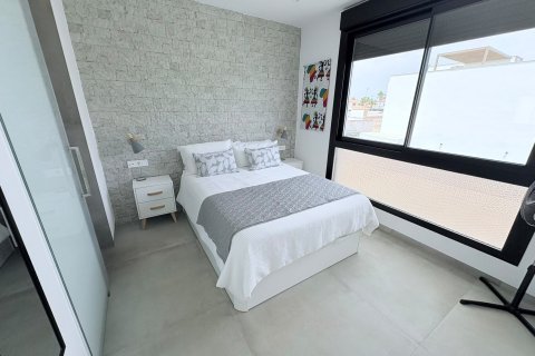 Huoneisto myytävänä San Pedro del Pinatar, Murcia, Espanja, 3 makuuhuonetta, 83 m2 No. 194513 - kuva 11