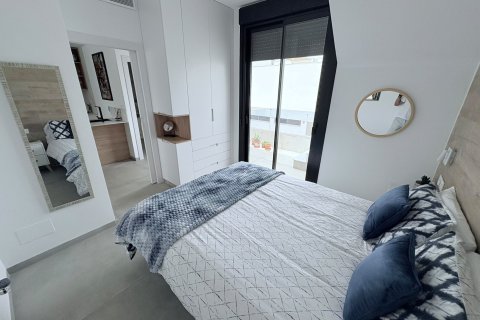 Huoneisto myytävänä San Pedro del Pinatar, Murcia, Espanja, 3 makuuhuonetta, 83 m2 No. 194513 - kuva 14