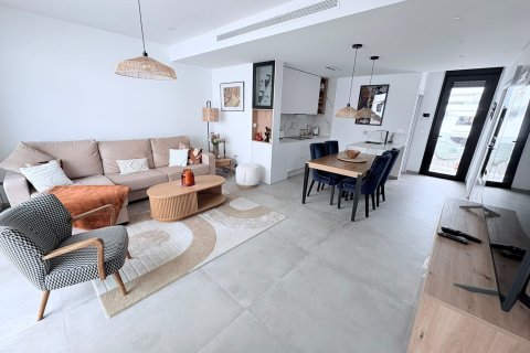 Huoneisto myytävänä San Pedro del Pinatar, Murcia, Espanja, 3 makuuhuonetta, 83 m2 No. 194513 - kuva 4