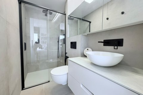 Huoneisto myytävänä San Pedro del Pinatar, Murcia, Espanja, 3 makuuhuonetta, 83 m2 No. 194513 - kuva 13