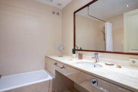 Сasa en venta en Sant Andreu de Llavaneres, Barcelona, España 5 dormitorios, No. 140810 - foto 29