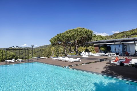 Dzīvoklis pārdošanā Sant Andreu de Llavaneres, Barcelona, Spānijā 7 istabas, Nr. 140808 - attēls 3