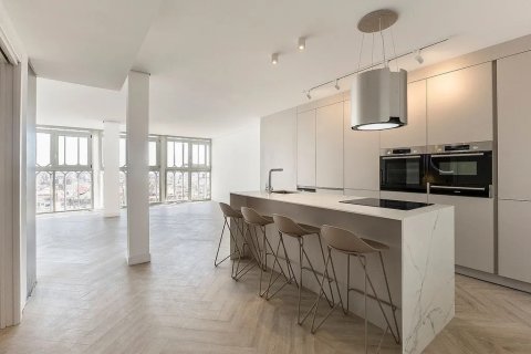 Apartment à vendre à Barcelona, Espagne, 2 chambres, 95 m2 No. 140807 - photo 1