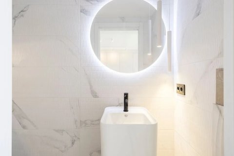 Apartment à vendre à Barcelona, Espagne, 2 chambres, 95 m2 No. 140807 - photo 20