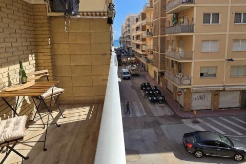 Apartamento en venta en Torrevieja, Alicante, España 2 dormitorios,  No. 140551 - foto 9