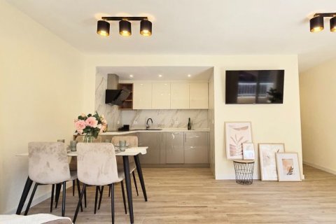 Apartamento en venta en Torrevieja, Alicante, España 2 dormitorios,  No. 140551 - foto 14