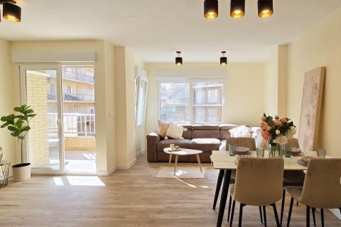 Apartamento en venta en Torrevieja, Alicante, España 2 dormitorios,  No. 140551 - foto 1