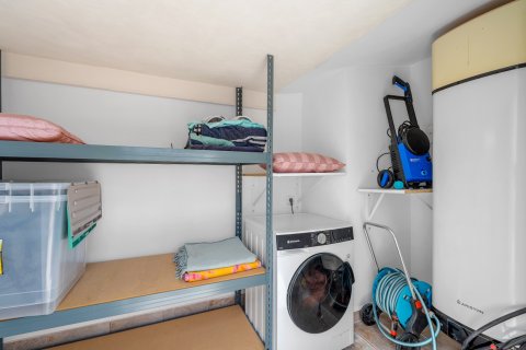 Apartamento en venta en Torrevieja, Alicante, España 2 dormitorios, 74 m2 No. 190089 - foto 28