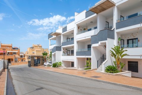 Apartment à Torrevieja, Alicante, Espagne 2 chambres, 74 m2 No. 190089