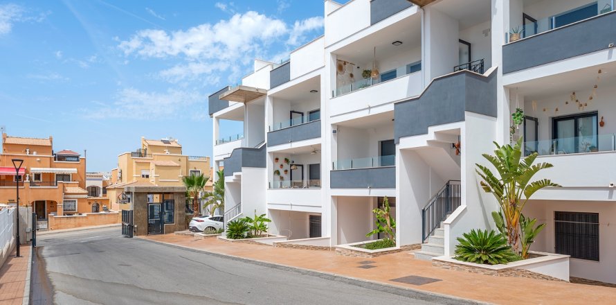 Apartamento en Torrevieja, Alicante, España 2 dormitorios, 74 m2 No. 190089