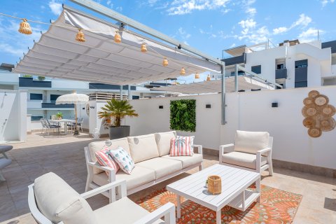 Apartamento en venta en Torrevieja, Alicante, España 2 dormitorios, 74 m2 No. 190089 - foto 25