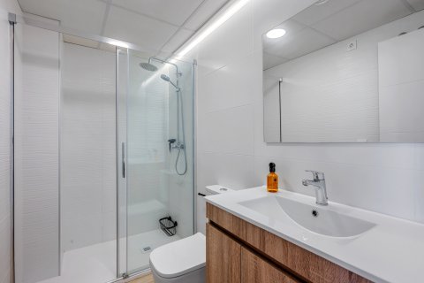 Apartamento en venta en Torrevieja, Alicante, España 2 dormitorios, 74 m2 No. 190089 - foto 19