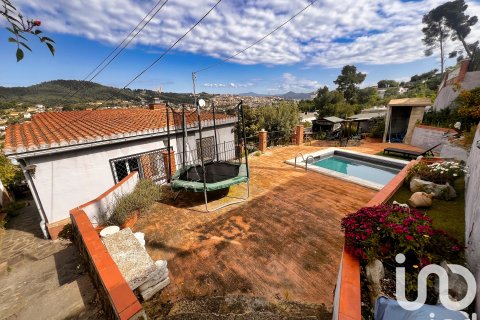 Hus till salu i Sant Vicenc Dels Horts, Barcelona, Spanien 3 sovrum, 136 kvm. Nr. 153507 - foto 3